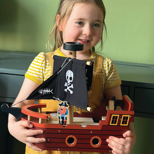 Fishbones Pirate Ship